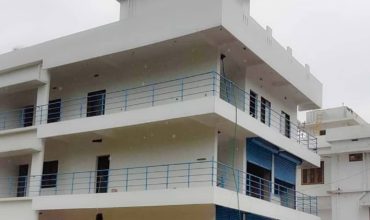 10cents 6500 sqr feet 1 year old building for rent.