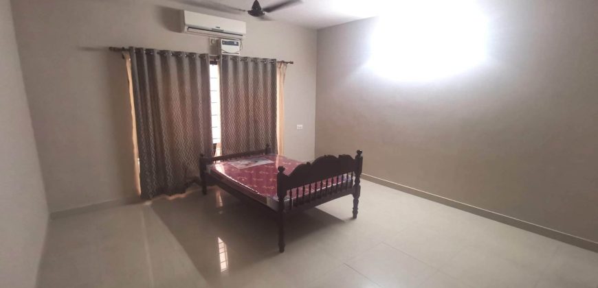 1500sqrft flat for sale at Nettoor, Maradu Ernakulam.